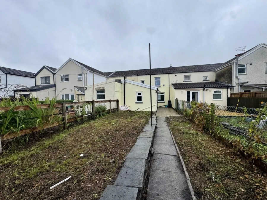 Yew Street, Troedyrhiw, CF48, photo 9