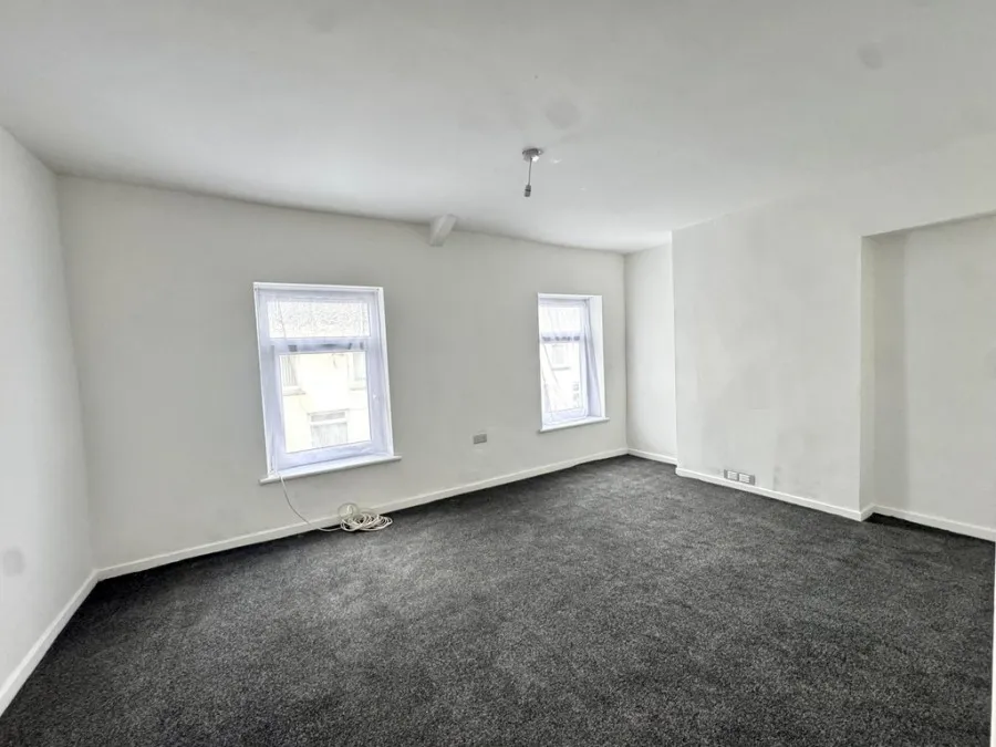 Yew Street, Troedyrhiw, CF48, photo 13
