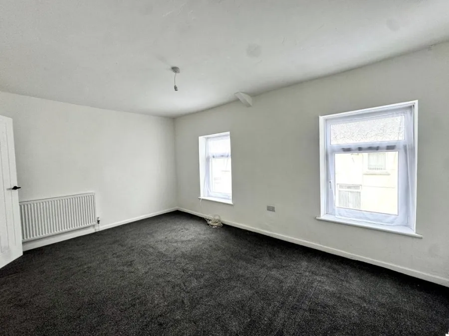 Yew Street, Troedyrhiw, CF48, photo 12