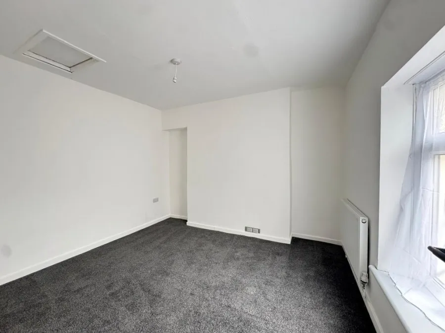 Yew Street, Troedyrhiw, CF48, photo 10
