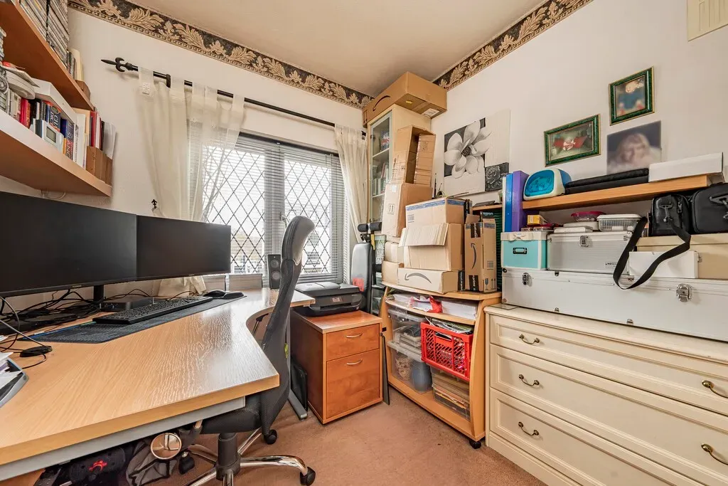 Bury Street, Ruislip, HA4, photo 32