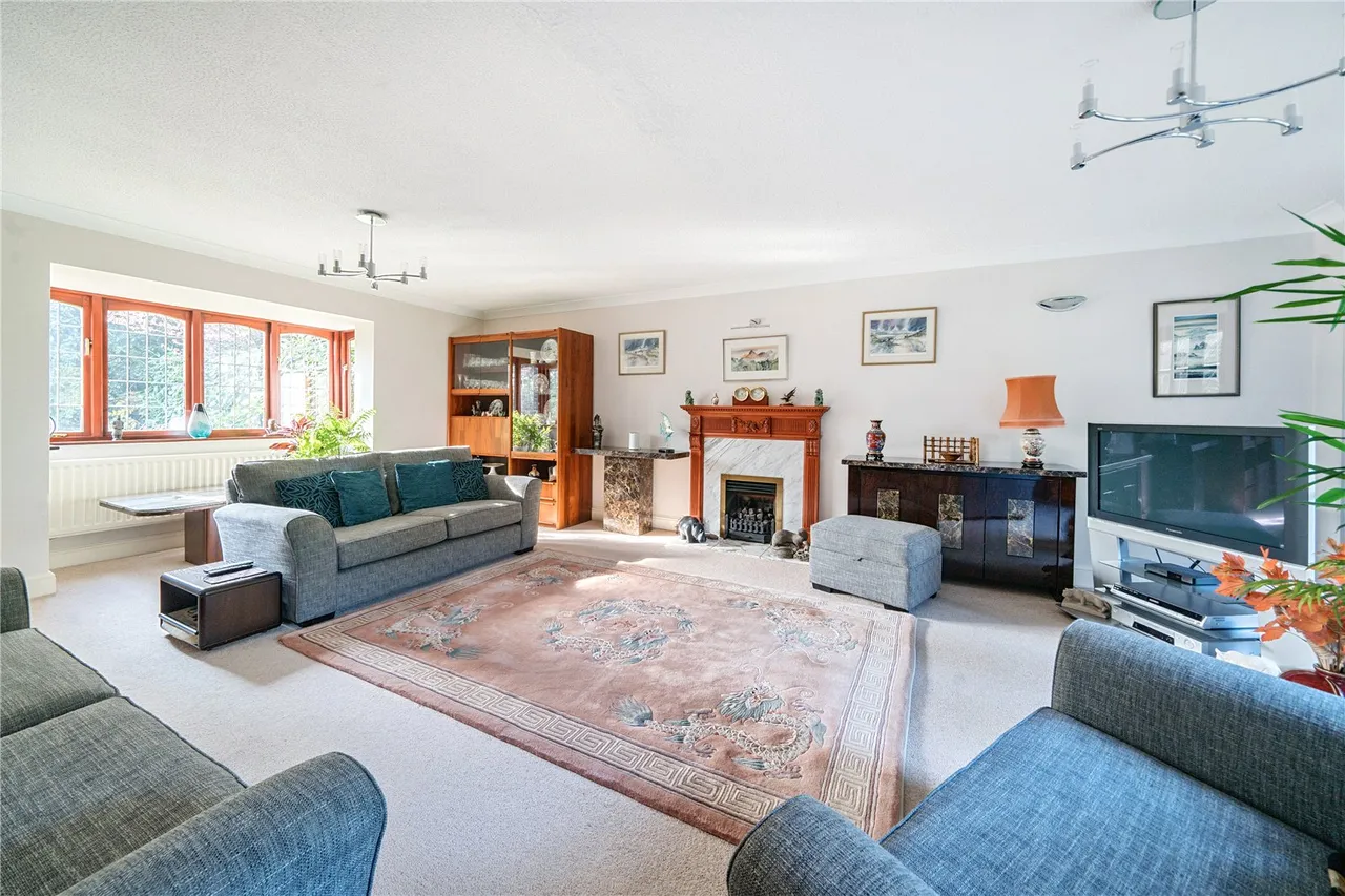 Knightsbridge Road, Camberley, Surrey, GU15 3TS, photo 2