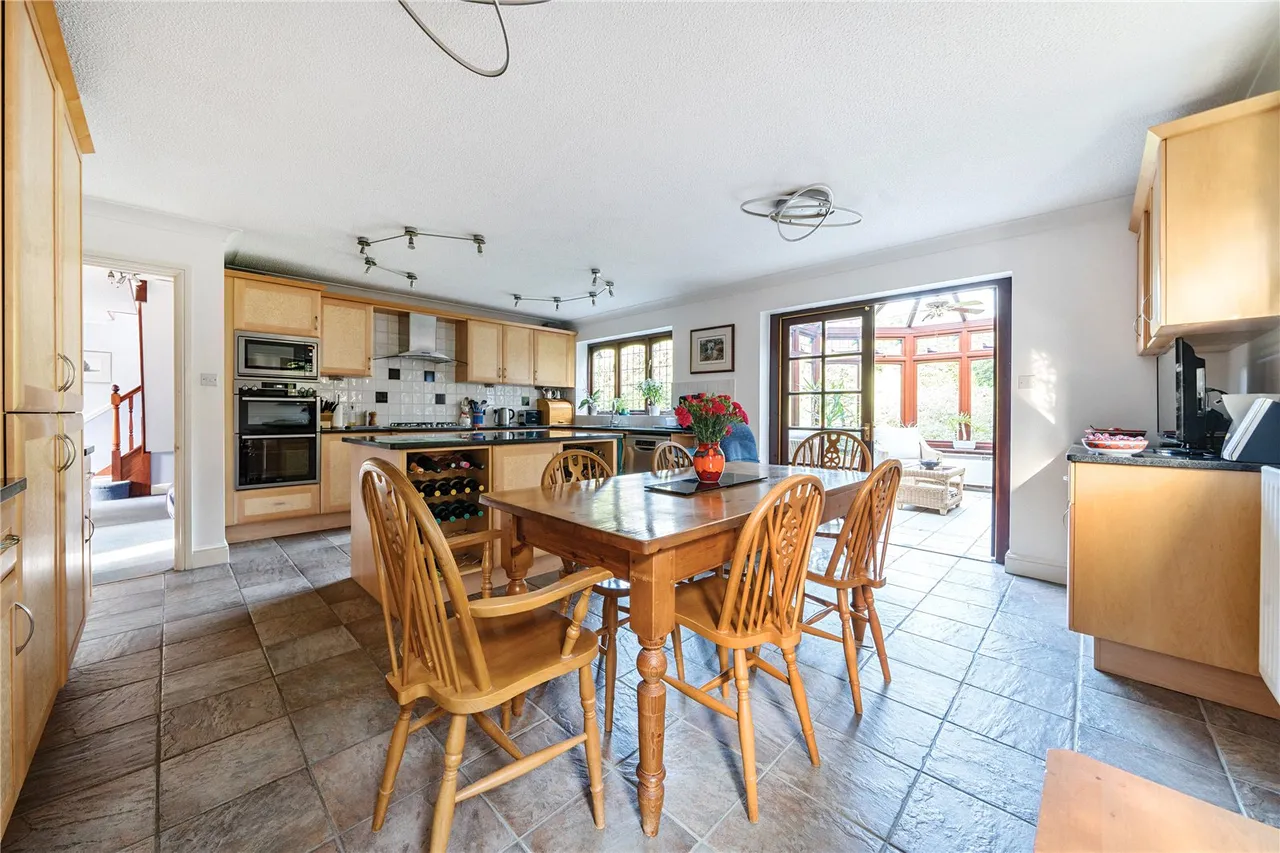 Knightsbridge Road, Camberley, Surrey, GU15 3TS, photo 3