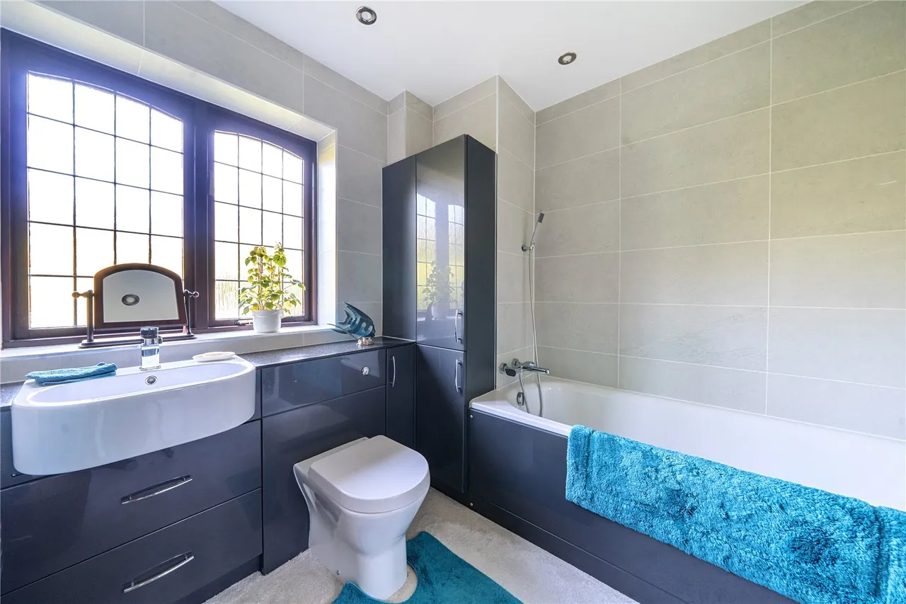 Knightsbridge Road, Camberley, Surrey, GU15 3TS, photo 8