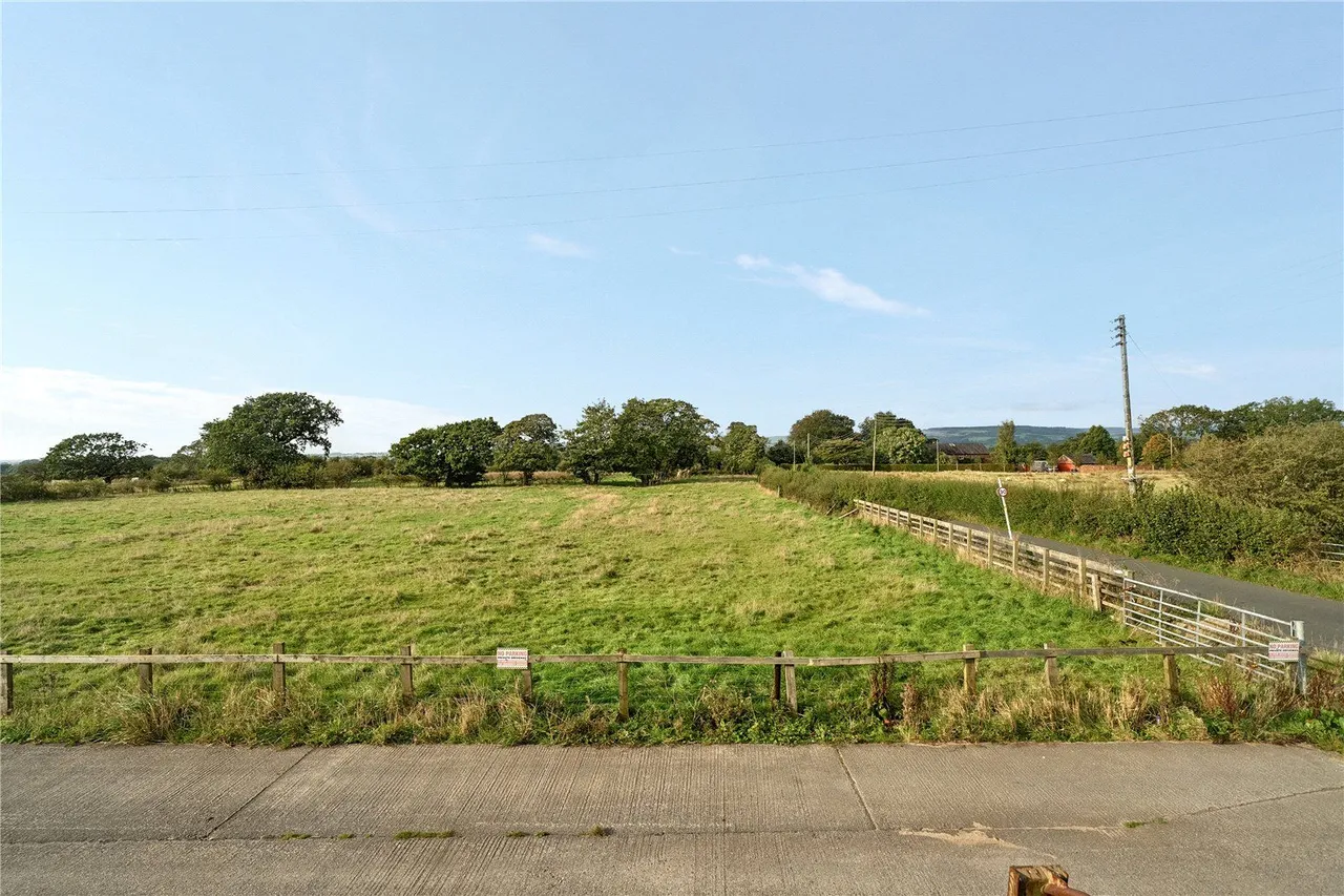 Ribblesdale Place, Osbaldeston, BB2, photo 3