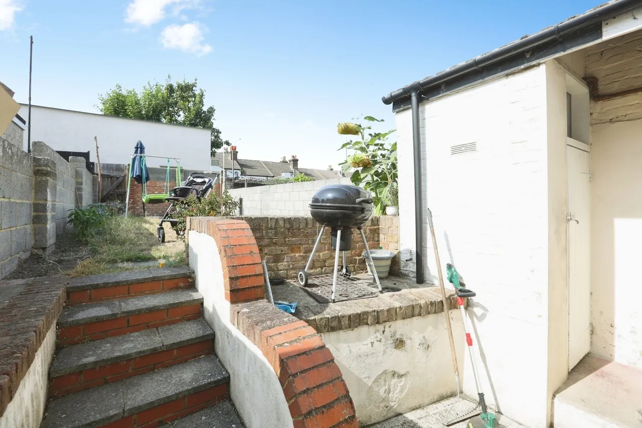 Pagitt Street, Chatham, ME4, photo 12