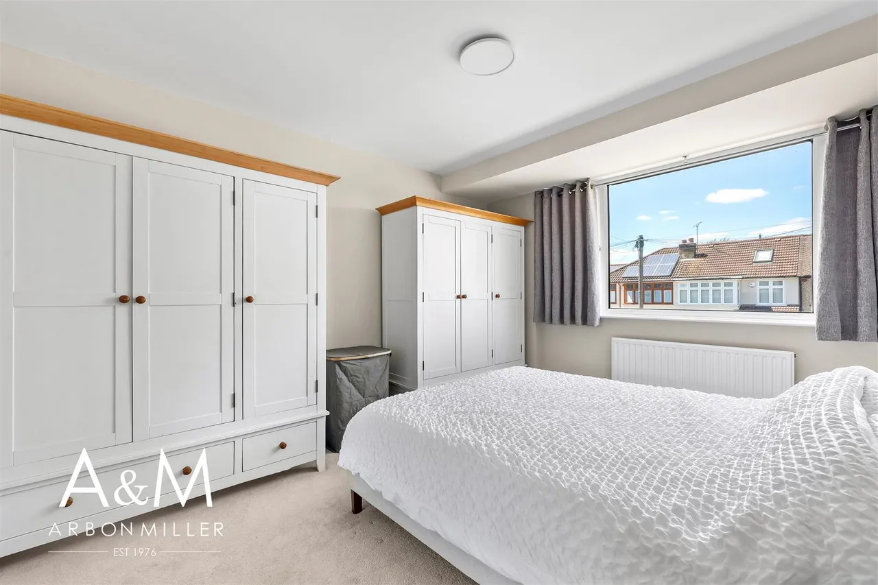 Shirley Gardens, Hornchurch, Essex, RM124NH, photo 12