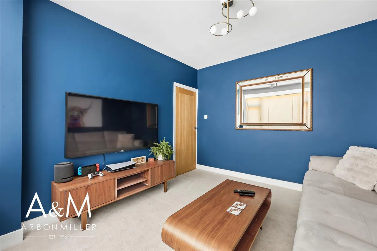 Shirley Gardens, Hornchurch, Essex, RM124NH, photo 7
