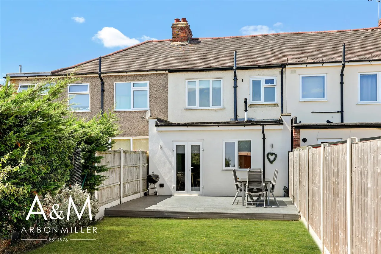 Shirley Gardens, Hornchurch, Essex, RM124NH, photo 31