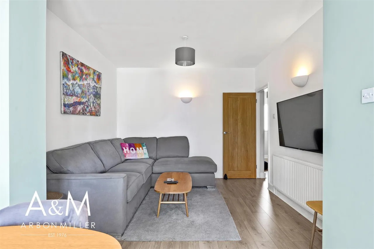 Shirley Gardens, Hornchurch, Essex, RM124NH, photo 21