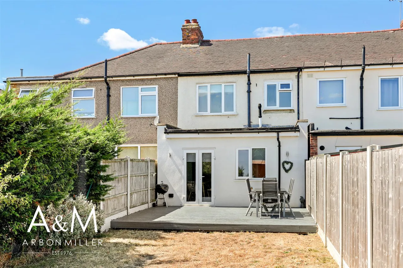 Shirley Gardens, Hornchurch, Essex, RM124NH, photo 17