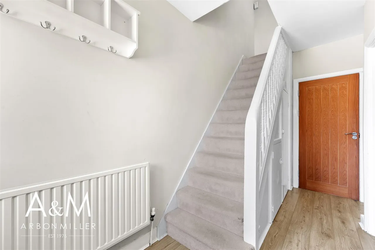 Shirley Gardens, Hornchurch, Essex, RM124NH, photo 5