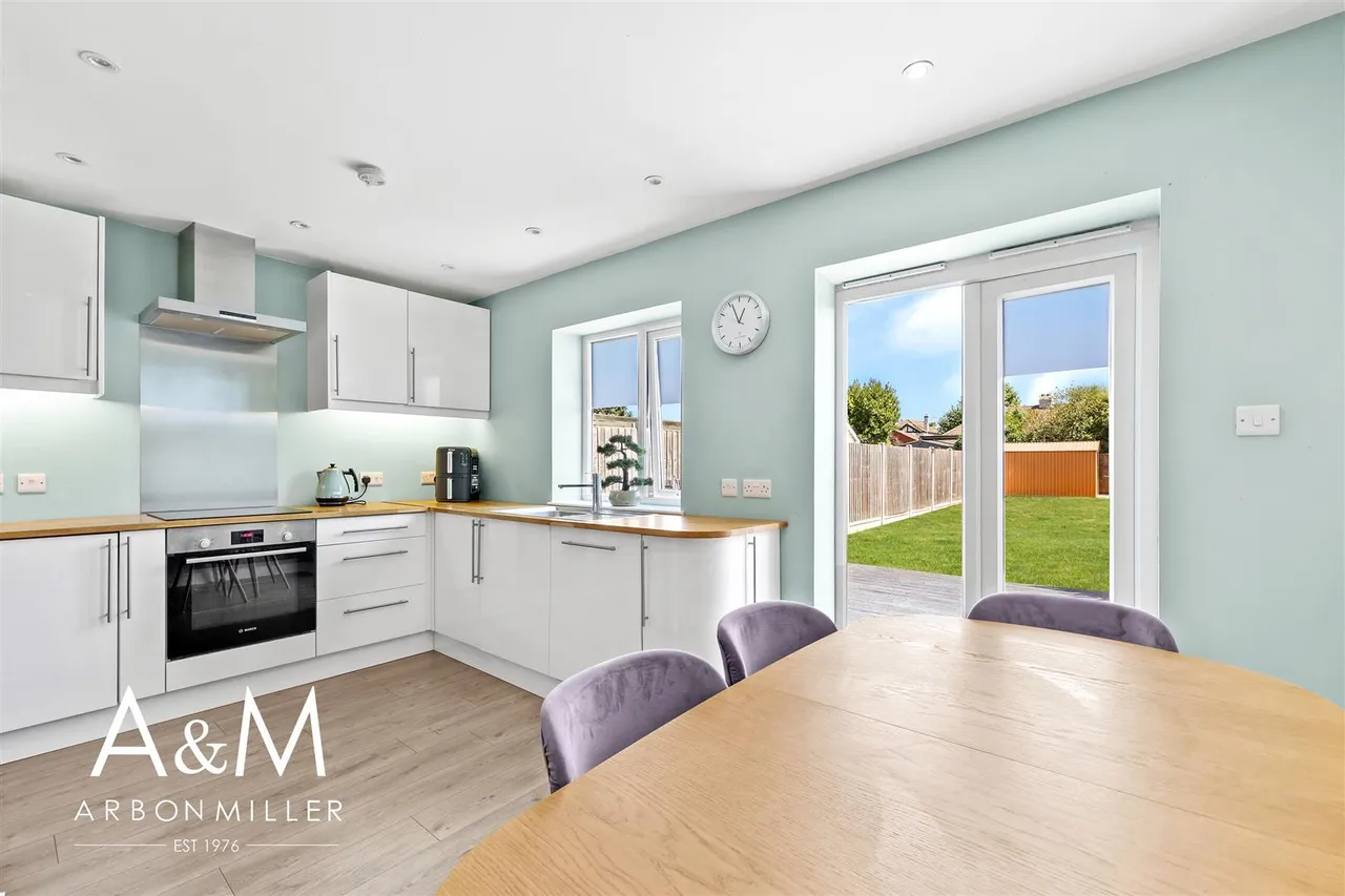 Shirley Gardens, Hornchurch, Essex, RM124NH, photo 8