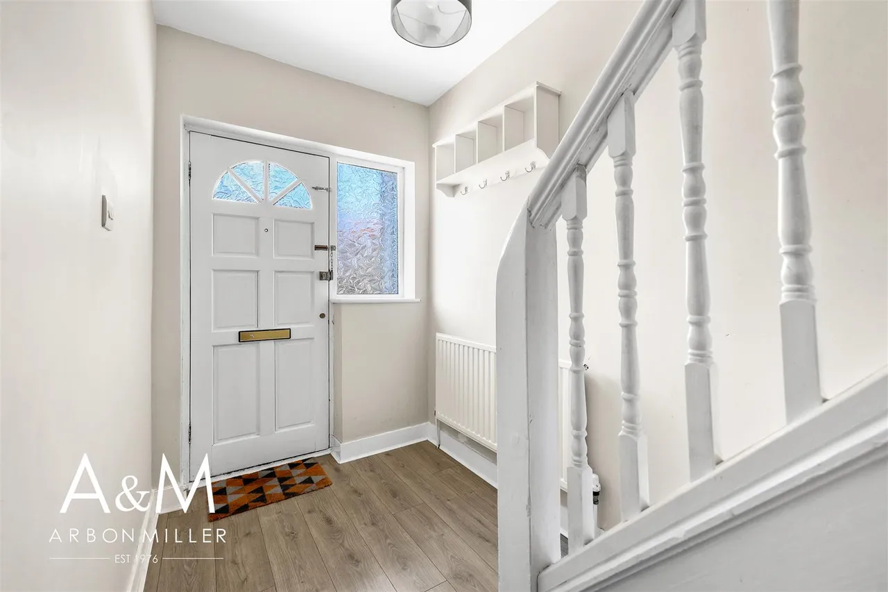 Shirley Gardens, Hornchurch, Essex, RM124NH, photo 4