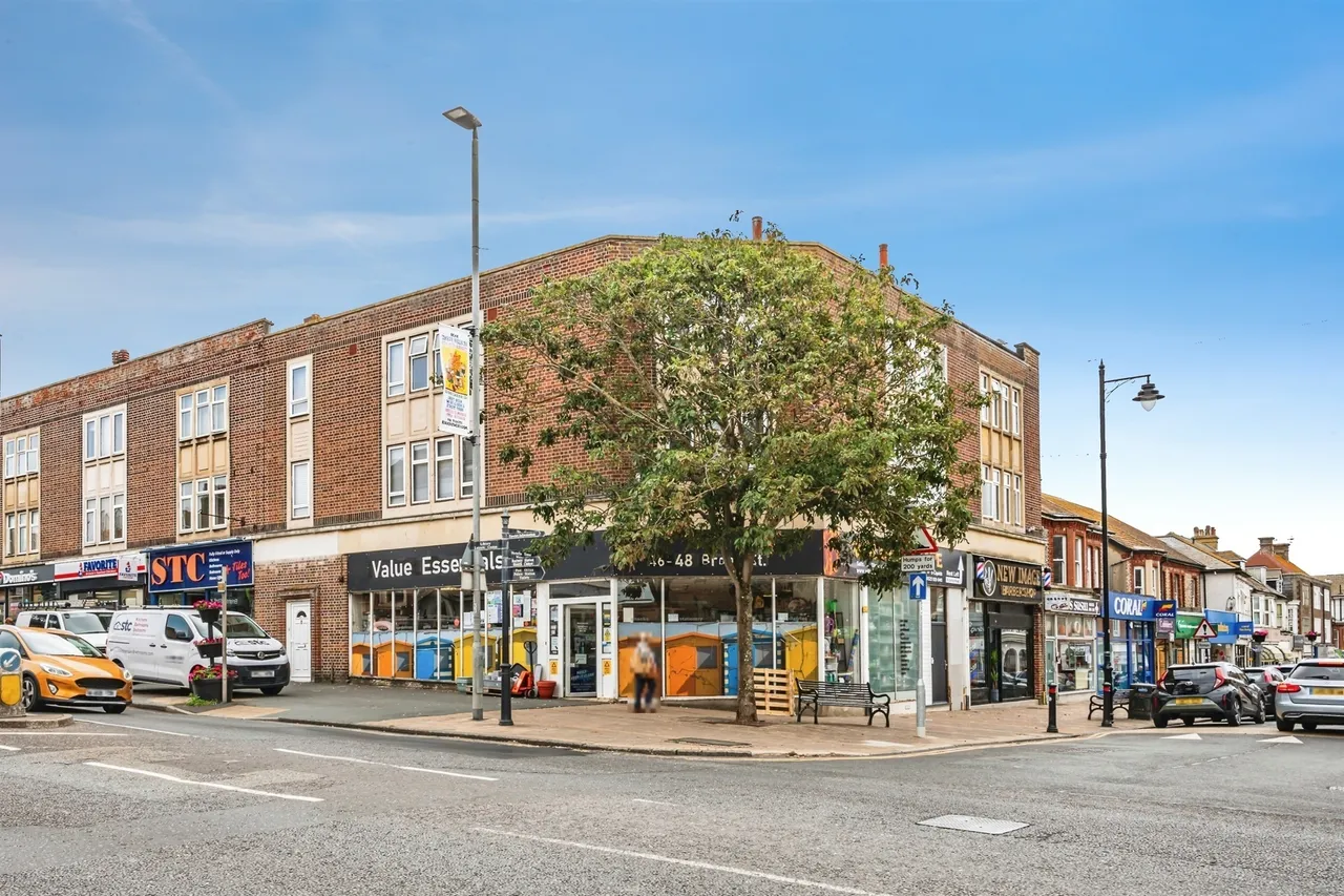3 bed flat for sale — Broad Street, Seaford
