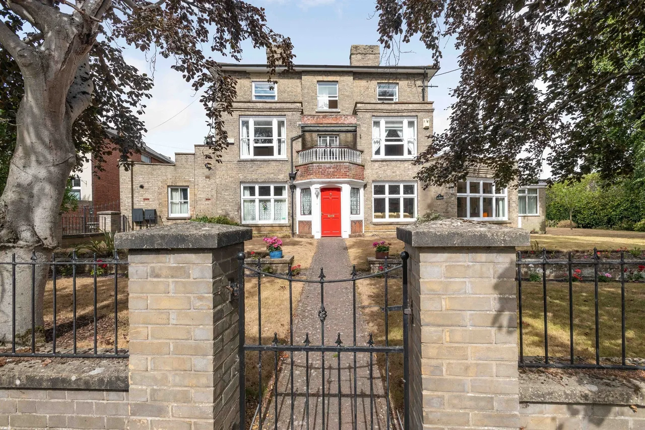 6 bed house for sale — Lower Olland Street, Bungay