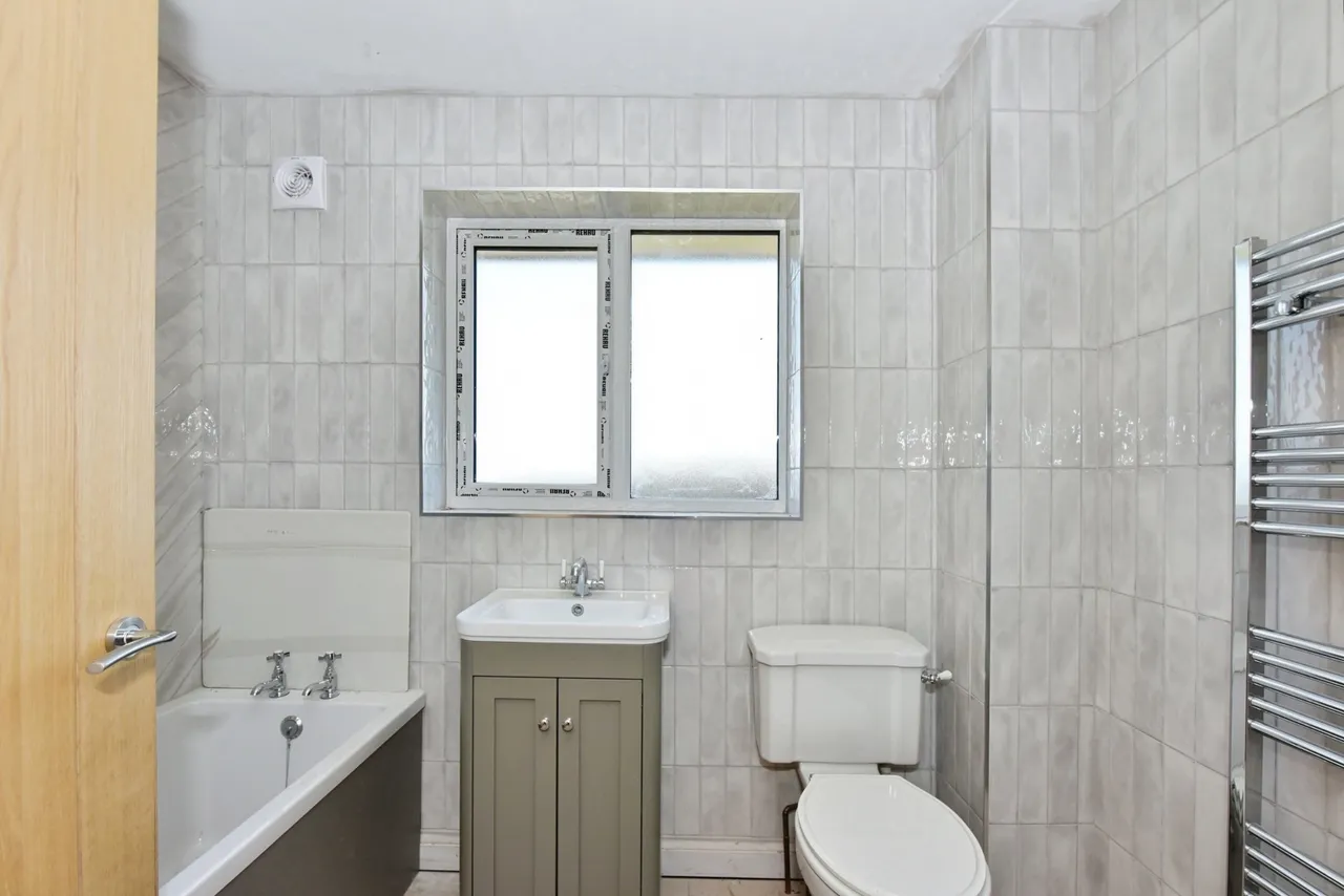 Twickenham Glade, Halfway, Sheffield, S20, photo 5