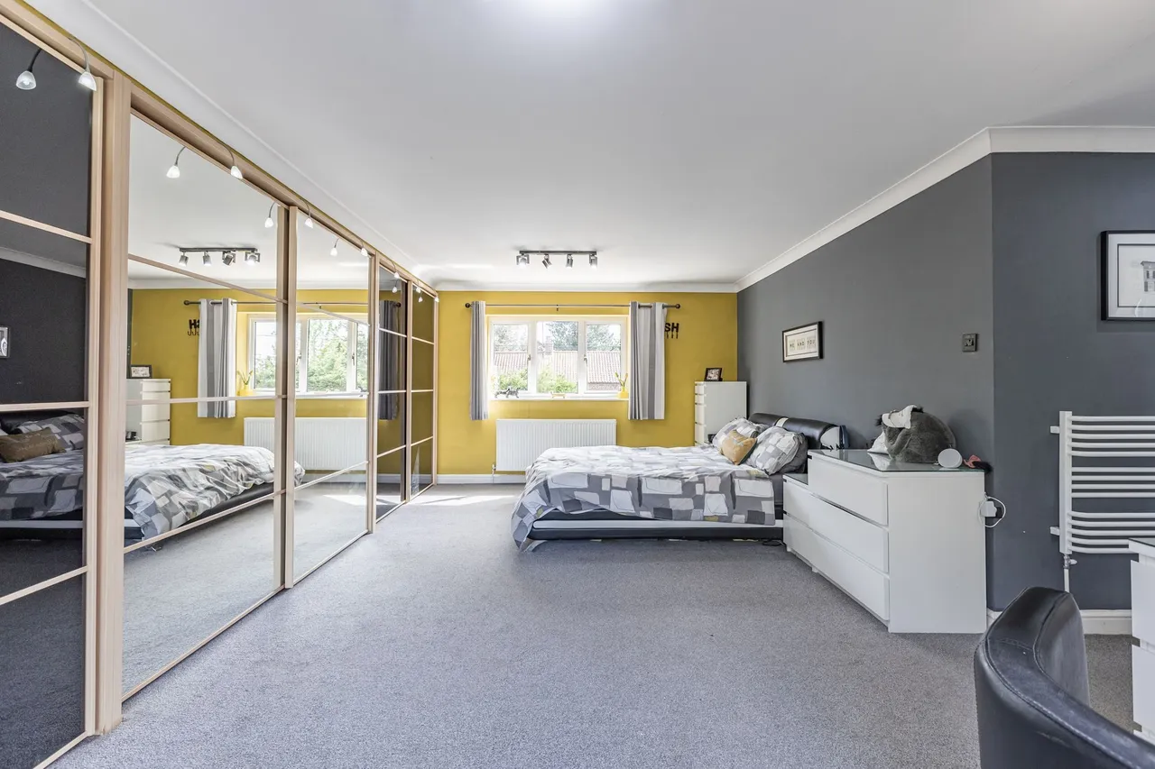 Four Bedroom Family Home in Setchey, photo 10
