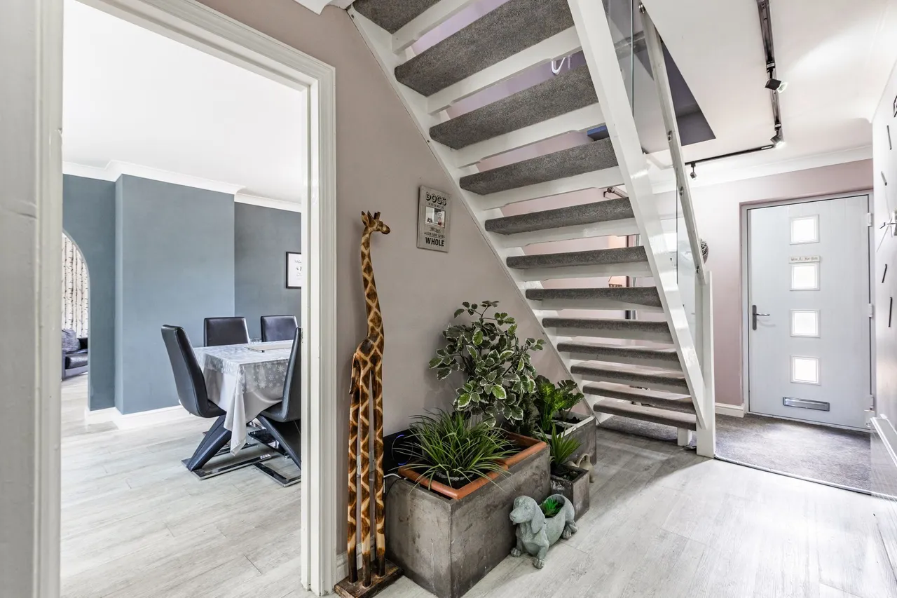 Four Bedroom Family Home in Setchey, photo 8
