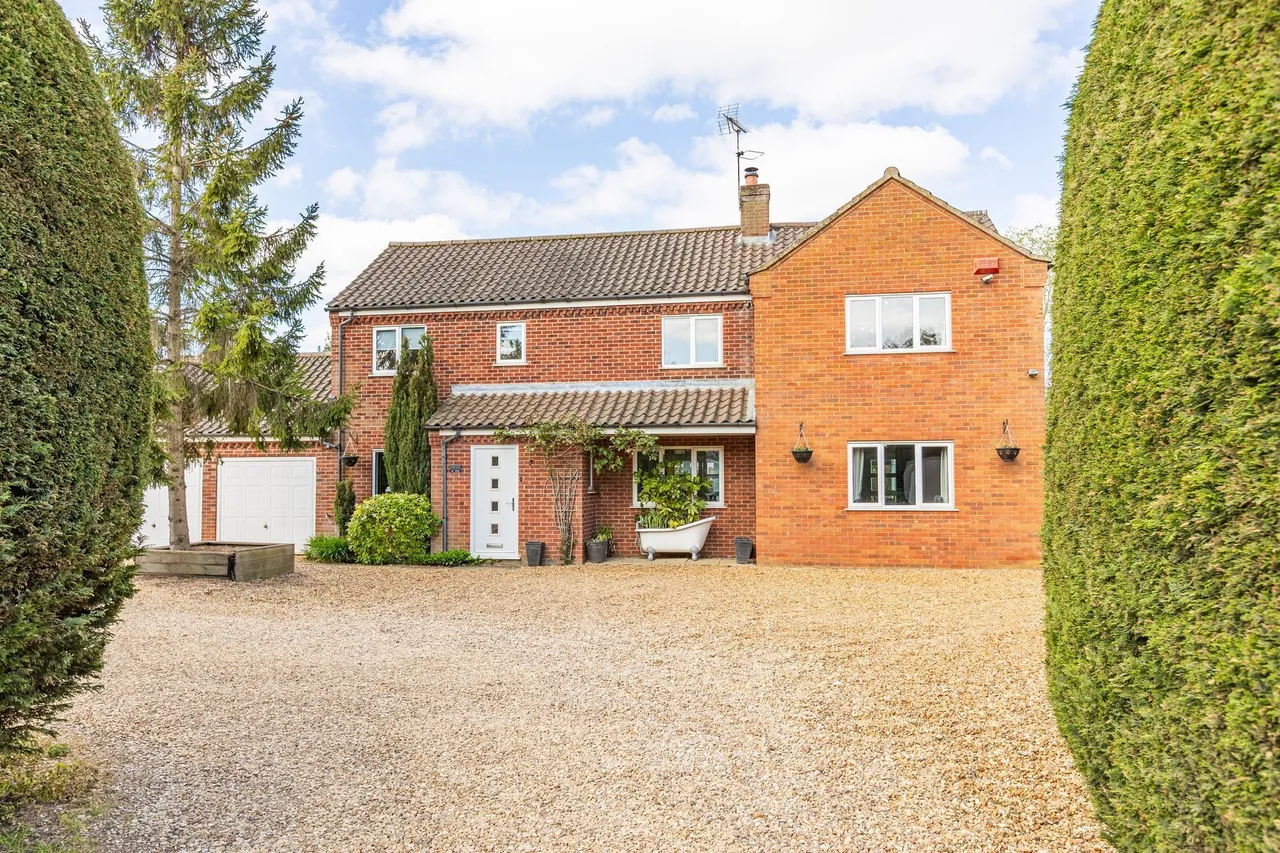 Four Bedroom Family Home in Setchey, photo 19