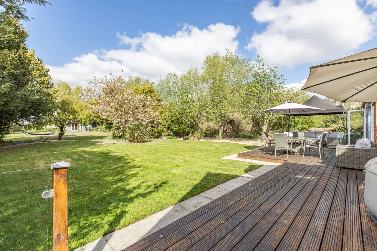 Four Bedroom Family Home in Setchey, photo 15