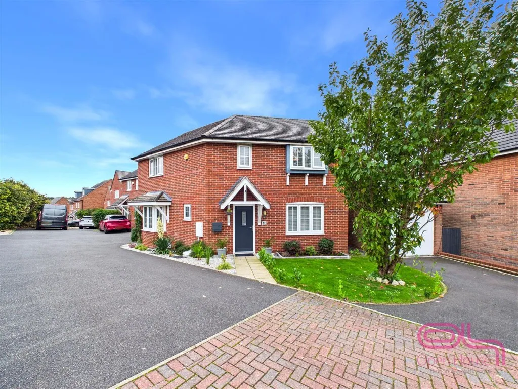 Suffolk Way, Church Gresley, DE11, photo 3