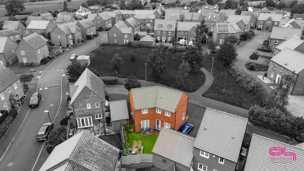 Suffolk Way, Church Gresley, DE11, photo 27