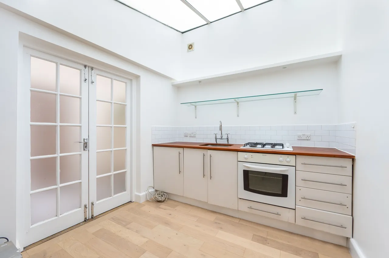 Lower Ground Floor Flat, 221 Westbourne Park Road, London, photo 3