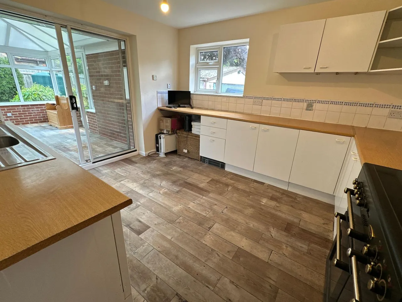 Main Street, Stapenhill, DE15, photo 5