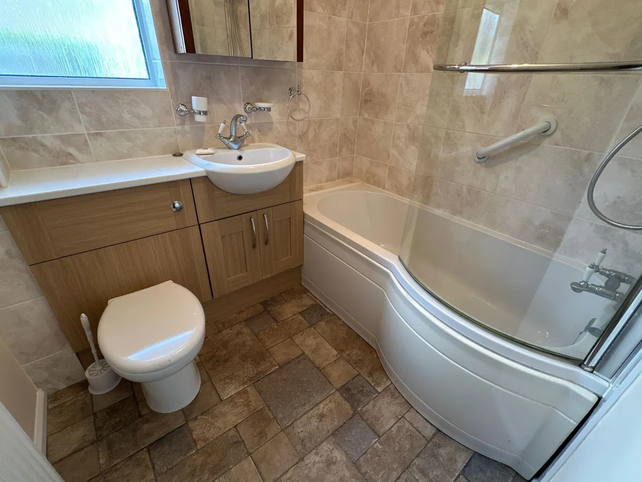 Main Street, Stapenhill, DE15, photo 10