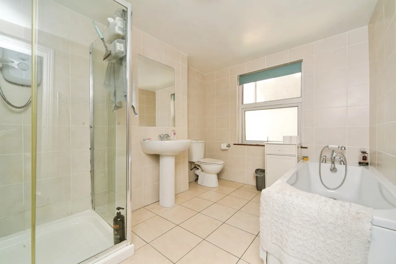 Marine Crescent, Penmaenmawr, LL34, photo 11