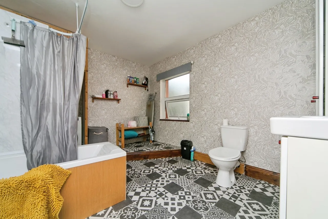 Marine Crescent, Penmaenmawr, LL34, photo 16