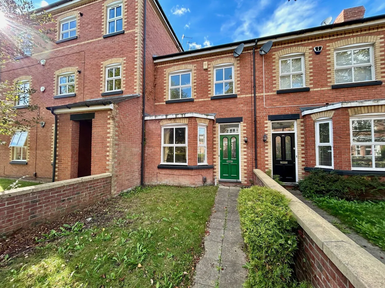 2 bed house for sale, Elm Grove, Manchester