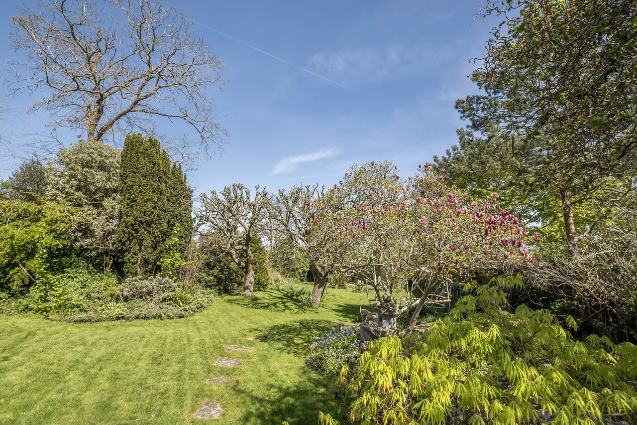 Queens Rise, Richmond, TW10, photo 2