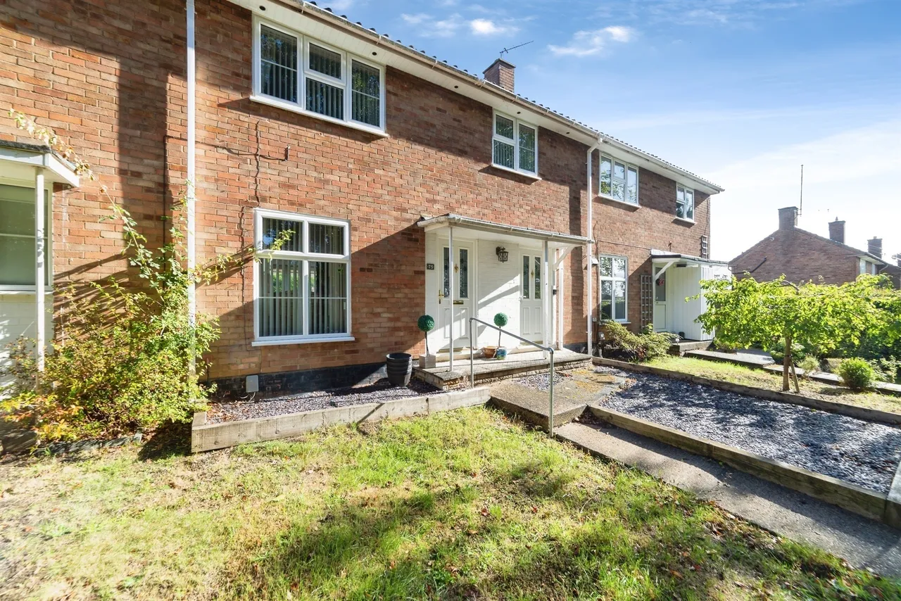 2 bed house for sale — The Vineyard, Welwyn Garden City
