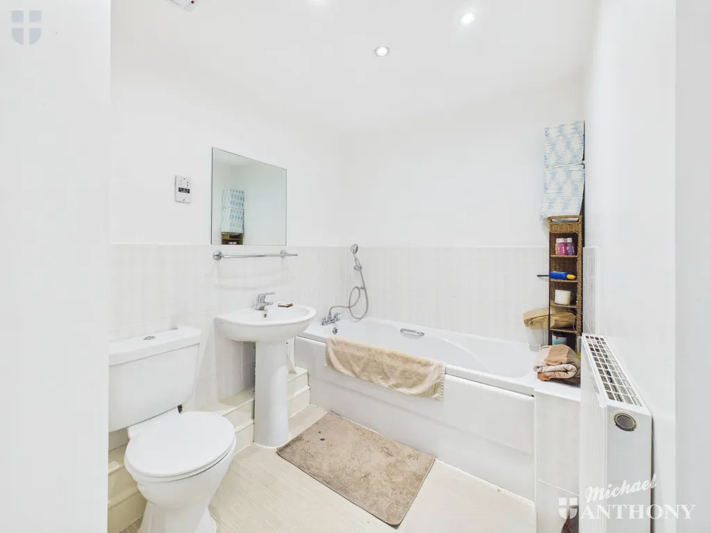 Coxhill Way, HP21, photo 9