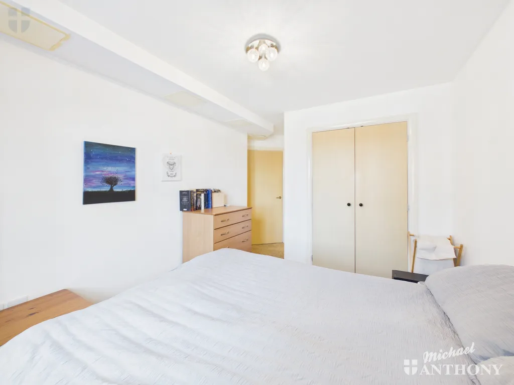 Coxhill Way, HP21, photo 5