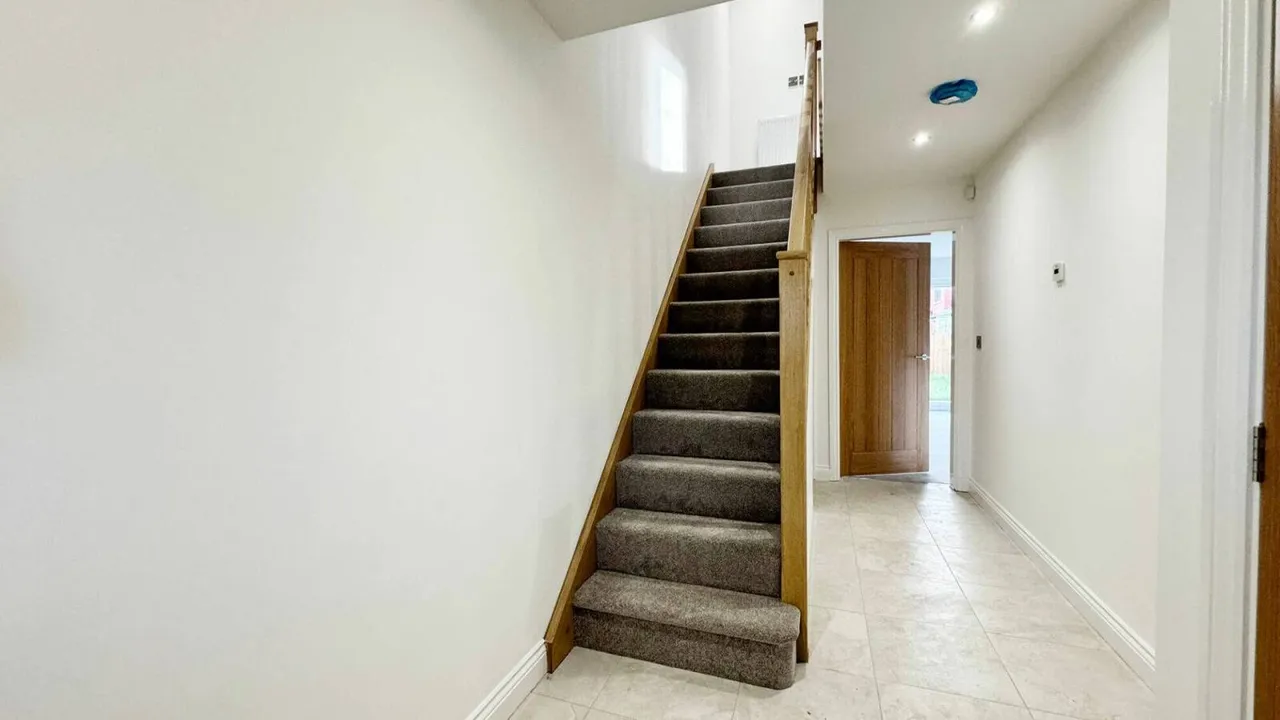 Carr Head Lane, Poulton-Le-Fylde, FY6 8JB, photo 6