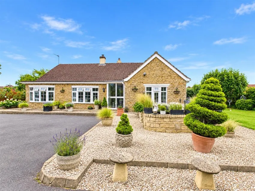3 bed house for sale, Church Road, Longlevens