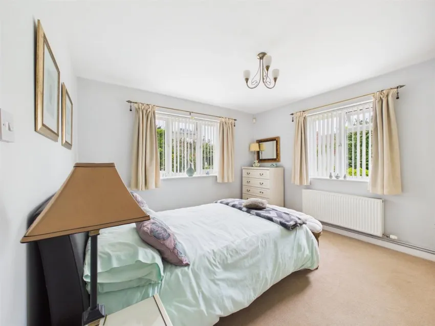 Church Road, Longlevens, photo 16