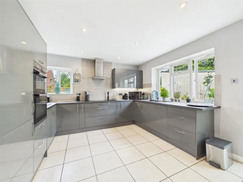 Church Road, Longlevens, photo 9