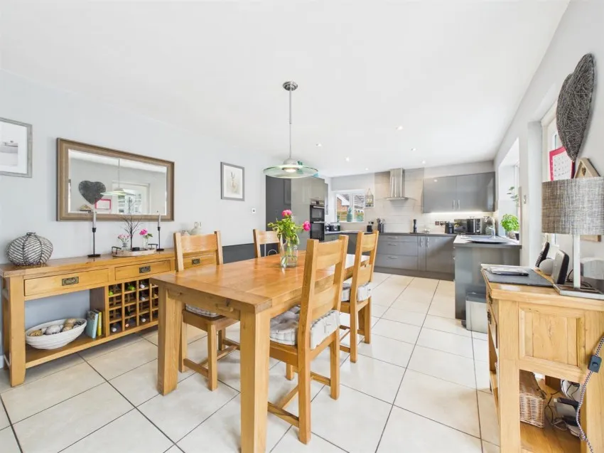 Church Road, Longlevens, photo 5