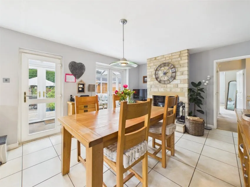 Church Road, Longlevens, photo 8