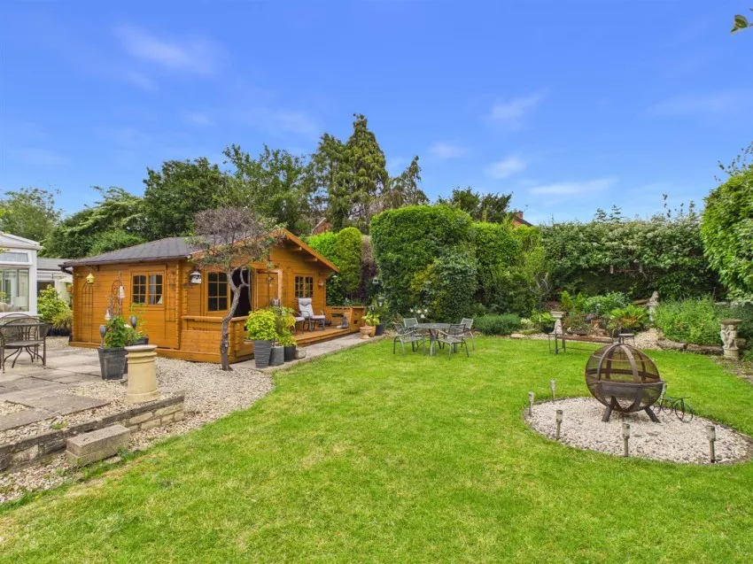 Church Road, Longlevens, photo 21
