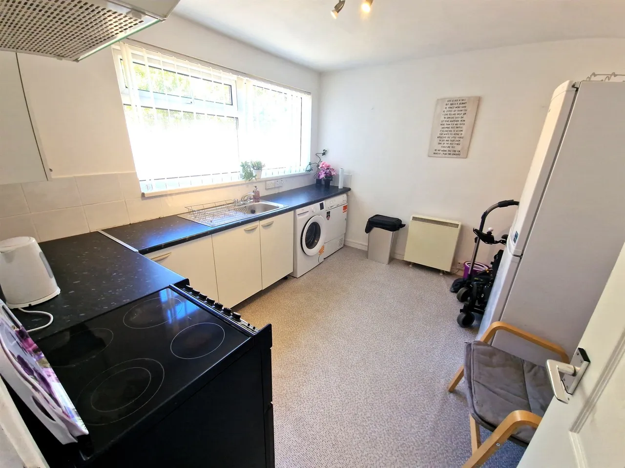 Tyn-Y-Pwll Road, Cardiff, photo 6