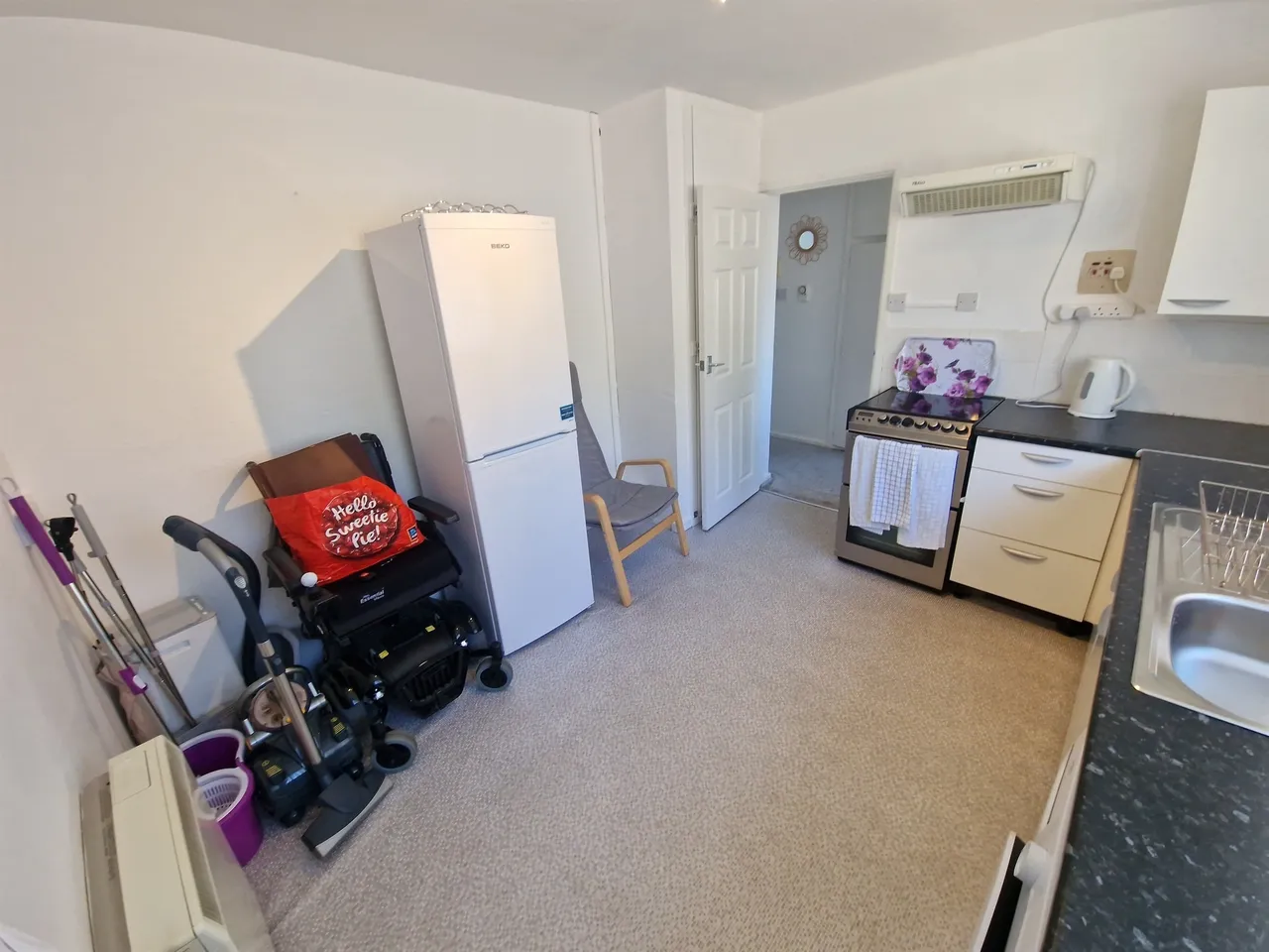 Tyn-Y-Pwll Road, Cardiff, photo 7