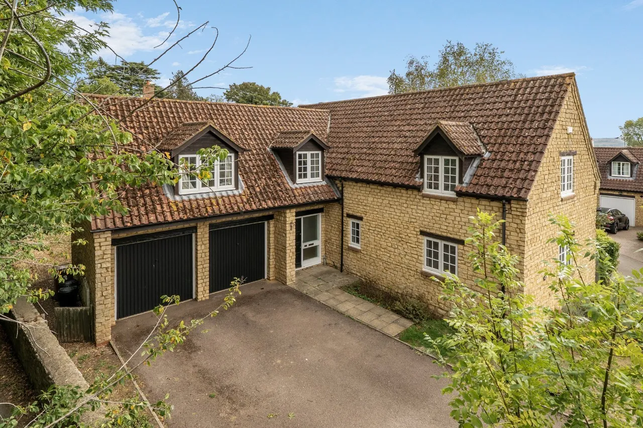 5 bed house for sale, Wilby Lane, Great Doddington, NN29