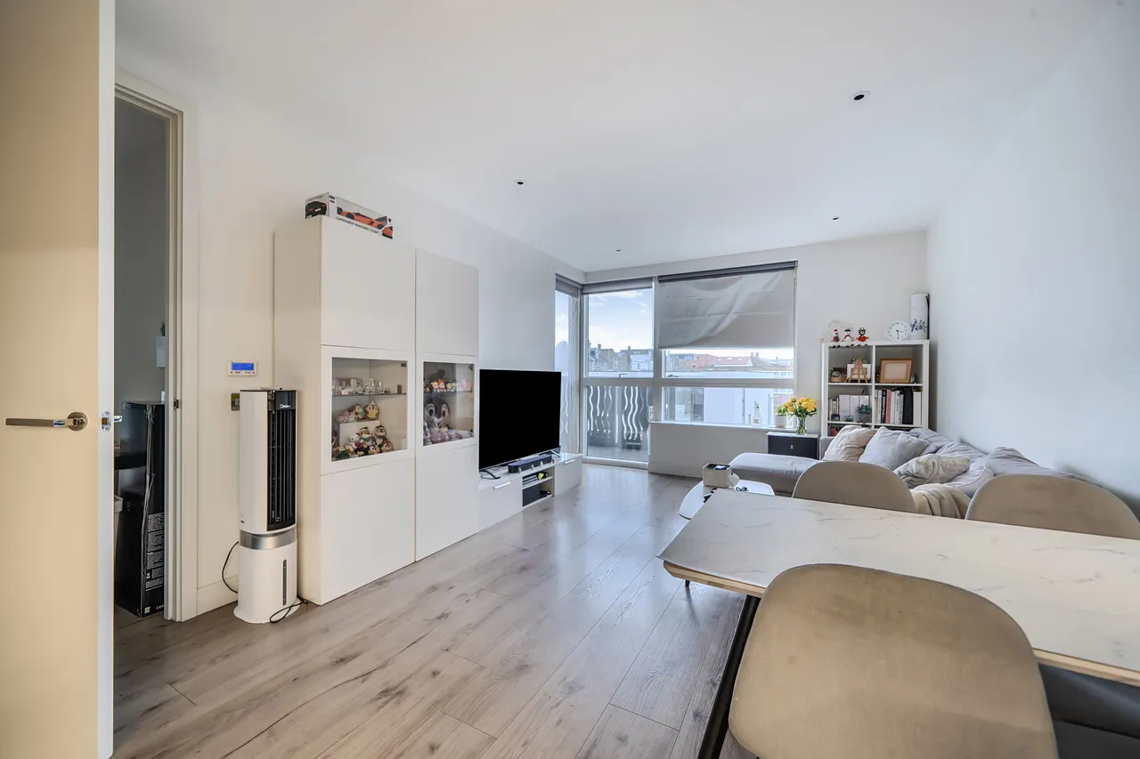 Flat 3, Basset Court, Smithfield Square, High Street, London, photo 12
