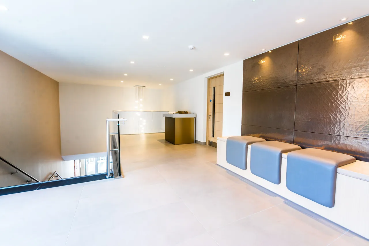 Flat 3, Basset Court, Smithfield Square, High Street, London, photo 3