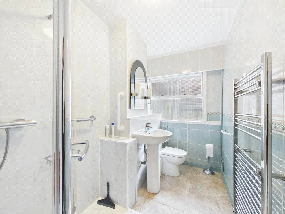 Coleridge Court, Parkleys, TW10, photo 6